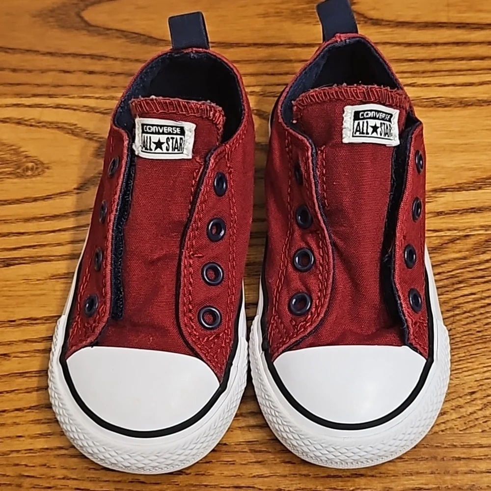 Converse - Picture 2 of 3